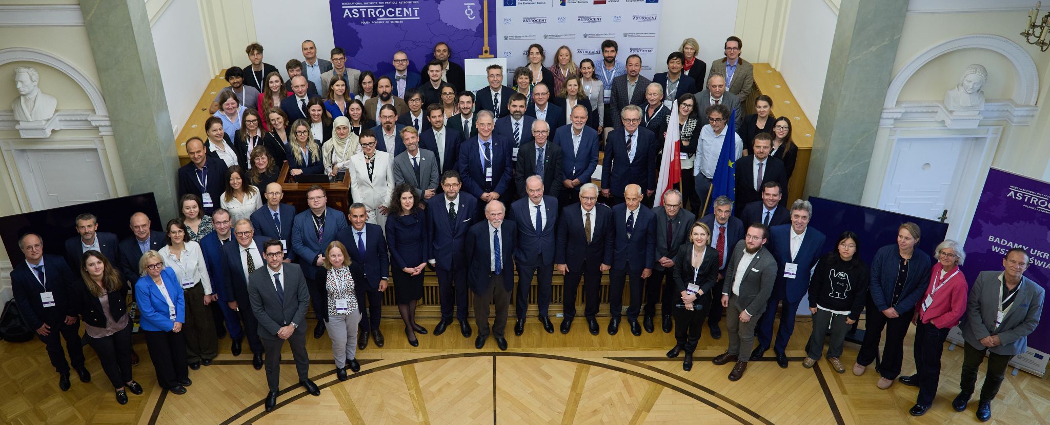 Photo de groupe le jour de l'inauguration de l'institut.